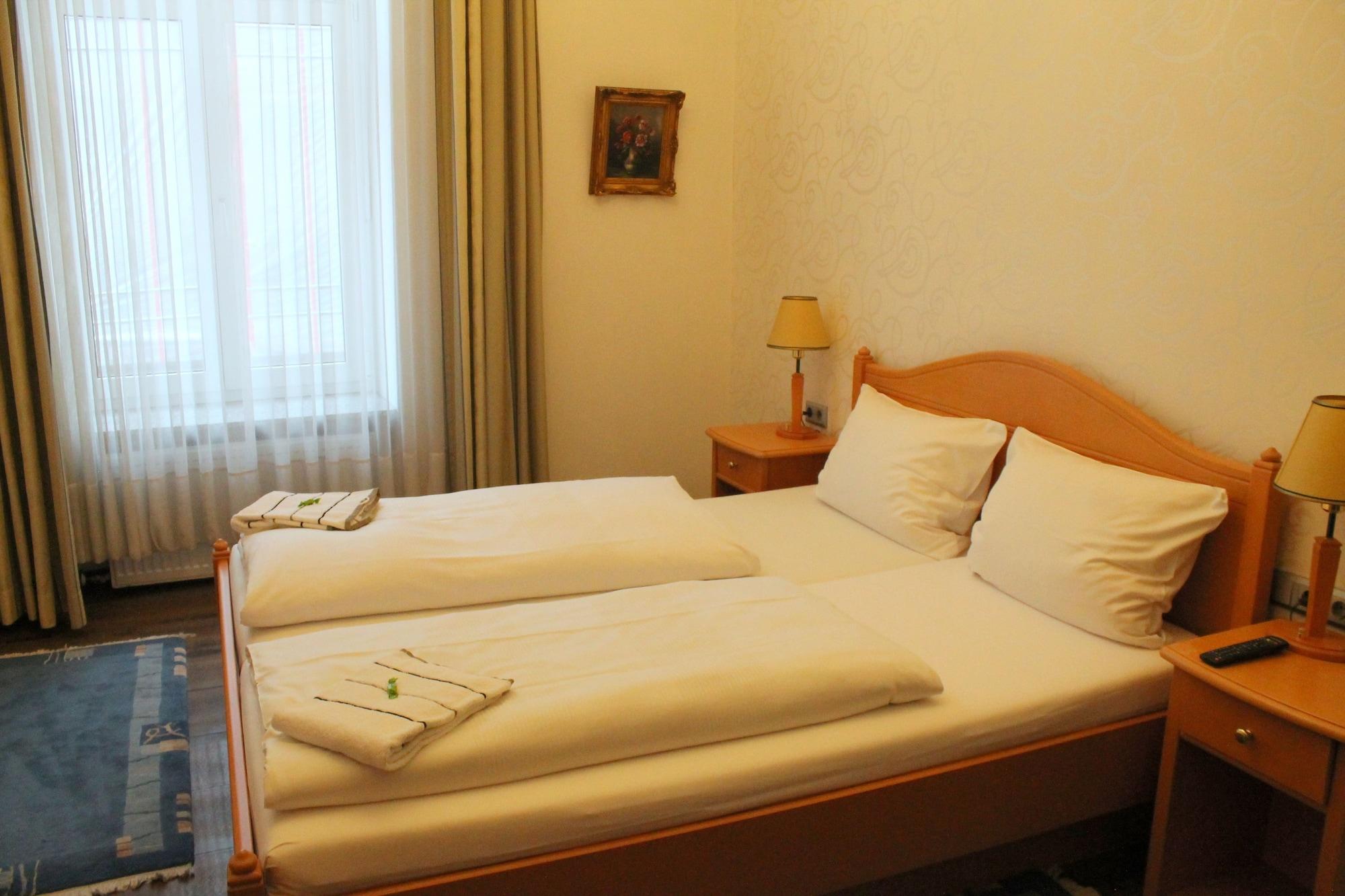Hotel Weidenhof Дюссельдорф Екстер'єр фото
